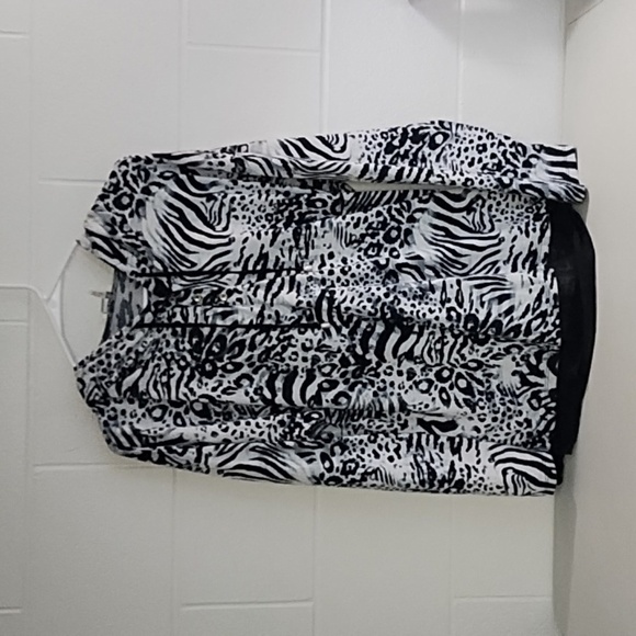 Simply Noelle Tee Shirt Knit Animal Print Hoodie Sheer Detail Trim 12/14 Lg/XL - Picture 11 of 12